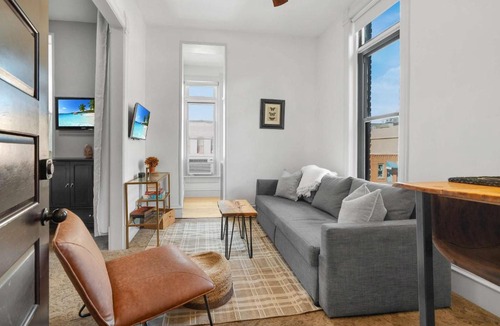 Salida Apartment | Downtown Palace Hotel Suite - Steps to Adventure