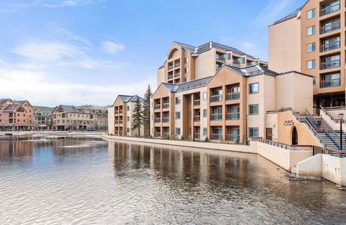 Peak 9 Condo | Downtown. Ski In/Out. Pond & Mtn View. Amenities! Marriott Mountain Valley Lodge