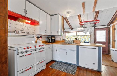 San Luis Obispo House | Downtown SLO Victorian