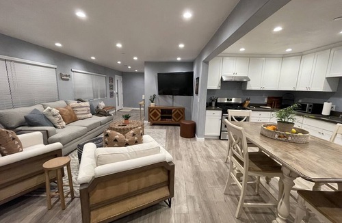 Ventura Apartment | Downtown Ventura, ocean view,1 car garage, pet friendly