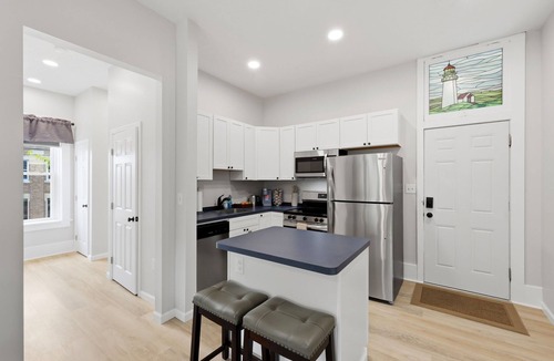 Vermilion Apartment | Downtown Vermilion Apartment - Sleeps 4 - Walk to Lighthouse