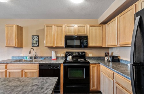 Downtown Steamboat Springs Condo | Downtown Winter Getaway! Restaurants, shops & more