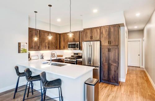 Winter Park House | Downtown WP Loft 308 I Huge Hot Tub I Great Views I Activity Program