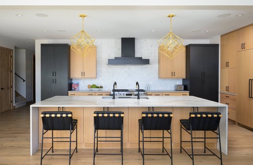 Fraser House | Downtown WP Luxury Villa 305 I Private Hot Tub I Great Views I Game Room I Discounted Attractions