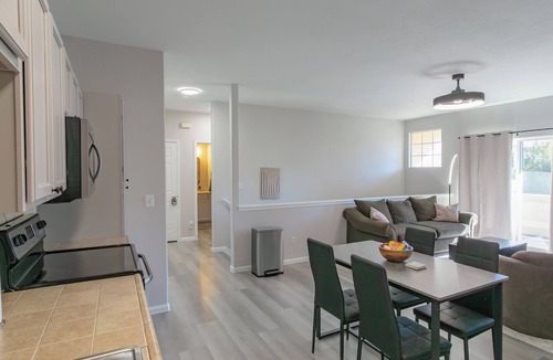 Aurora Condo | Dreamy 2-bedroom Saddlerock condo