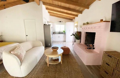 Baristo House | Dreamy Palm Springs studio getaway