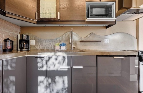Colorado Springs House | Dwntown Zen Home - Spa Shower, Pet Friendly, Mural, Patio w/Firepit, Grill, W/D