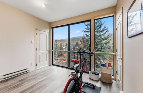 Eagle-Vail House | Eagle River Retreat I Hot tub & Pool