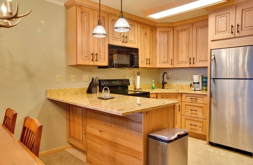 Mount Crested Butte House | 'Eagle's Nest' Crested Butte Townhome w/Mtn Views