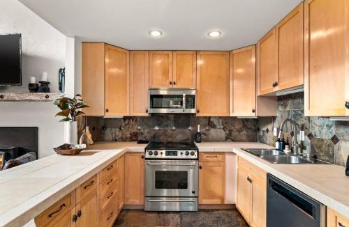 Eagle-Vail House | Eagle Vail Retreat with Golf Course Views and Sleeps 13