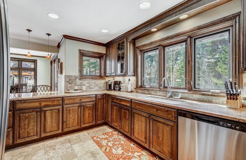 Vail House | 🏆 East Vail Home | 4 En-Suite Bedrooms | Heated Garage | Bus to Vail Village