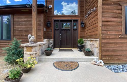 Evergreen House | Echo Hills Mountain Lodge - Evergreen Mountain Top Retreat - Foothills of the Rockies