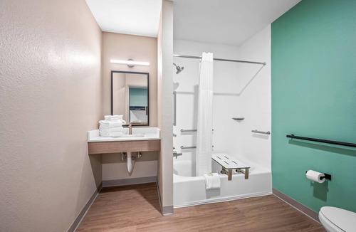 Naples Hotel | Echo Suites Extended Stay By Wyndham Naples