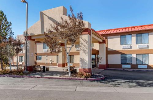 Pueblo Cabin | Econo Lodge Pueblo North