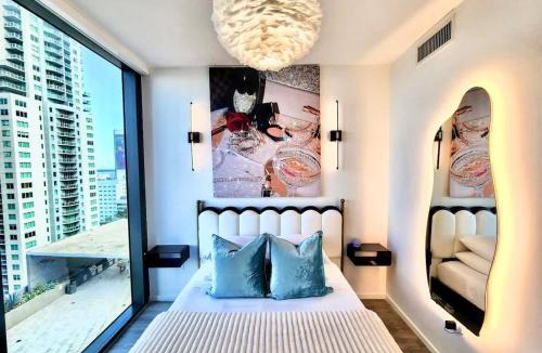 Downtown Miami Apartment | Electric Luxury Downtown Bayfront Brickell