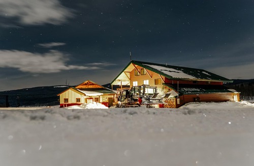 Paonia Cabin | Electric Mountain Lodge: Mountain Views/Restaurant/Bar/Events/Snowmobiles | 6