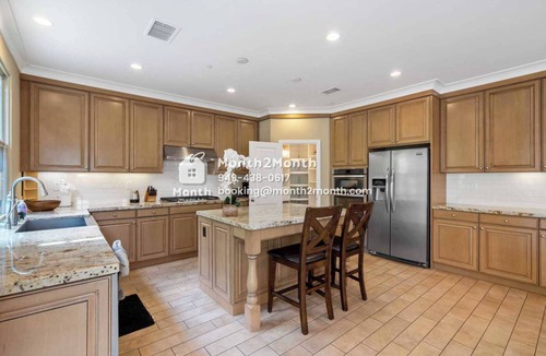 Stonegate House | Elegant 4BR｜Relaxing Patio｜Private Office & Study｜Ideal for Family Life #7572