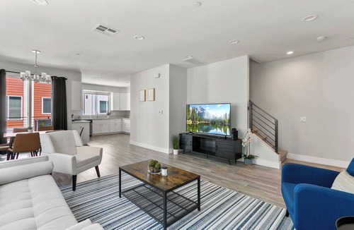 Mount Wilson House | Elegant Retreat on Tweedy Lane: Experience Luxury and Comfort Awaits You! #41853