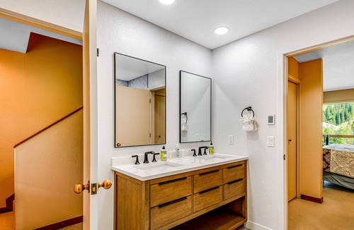 Copper Mountain Village House | Elegant Townhome with Gas Fireplace, WiFi, & Easy Access to Slopes