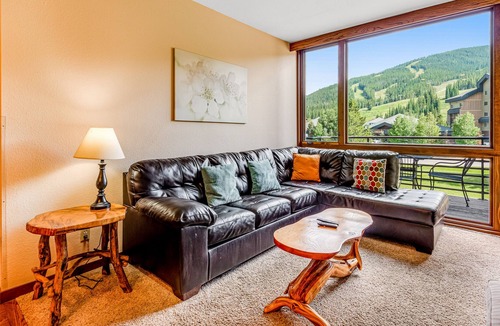 Copper Mountain Village House | Elegant Townhome with Gas Fireplace, WiFi, & Easy Access to Slopes