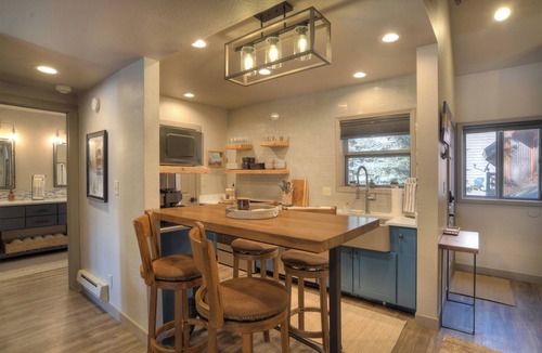 Purgatory House | Elevated Retreat | Remodeled, Pet Friendly, Ski