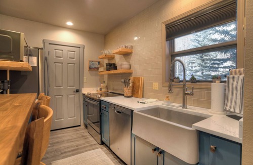 Purgatory House | Elevated Retreat | Remodeled, Pet Friendly, Ski