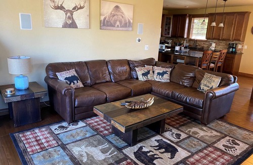 Fraser House | Elk Court Luxury Mountain Retreat, Sleeps up to 16 people