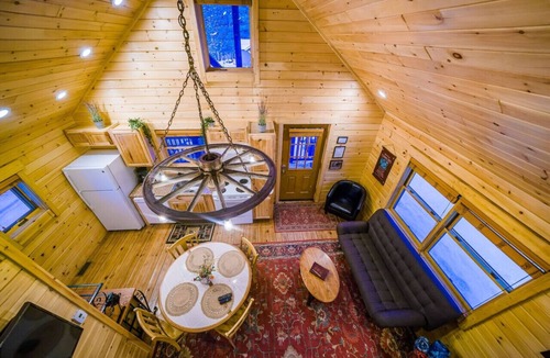 Estes Park Cabin | Elk Hotspot by RMNP w/Views, Deck, BBQ & TV Loft