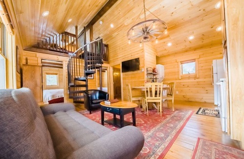 Estes Park Cabin | Elk Hotspot by RMNP w/Views, Deck, BBQ & TV Loft