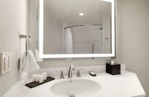 Irvine Business Complex Hotel | Embassy Suites by Hilton Irvine Orange County Airport