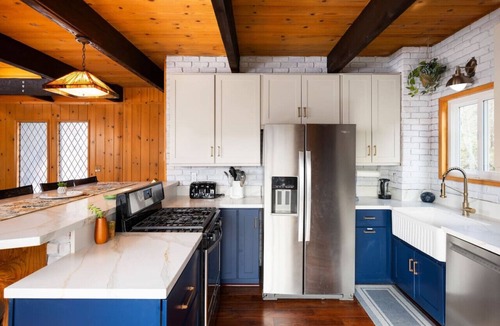Lake Arrowhead House | Emerald Lake View Loft | FIFA Ready!