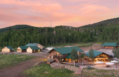 Paonia Cabin | EML 3 Colorow