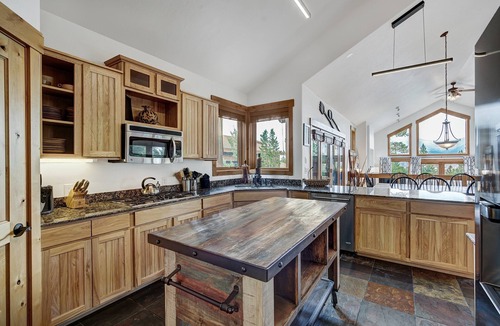 Woodmoor Cabin | Emmett's Peak in Breck | Private Hot Tub, Mountain Views, 5min drive to Slopes/Downtown