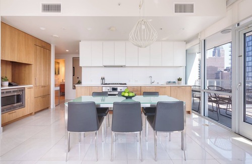 Downtown Los Angeles Apartment | Enjoy city views with either king/king or king/queen beds and two bathrooms.