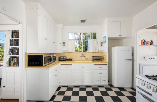 West Beach Apartment | Enjoy indoor-outdoor living, a full kitchen and walk to beach and state st.