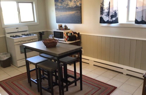Salida House | Enjoy the Aspen tree colors in Fall & Skiing at Monarch Mt. 25 minutes away!