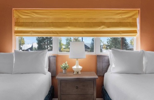 Pagosa Springs Resort | Enjoy the Crisp Mountain Air on the Pinon Lake w/Golf, hiking, skiing, riding and fishing