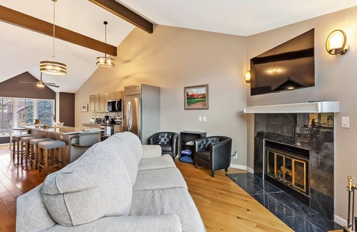 Edwards Villa | Enjoy this recently remodeled, pet friendly townhouse in Edwards, CO
