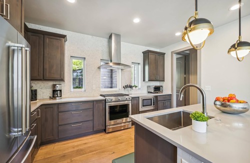Baldy Mountain House | Enjoy your stay at Golden Fox House, with stunning mountain views and private hot tub!