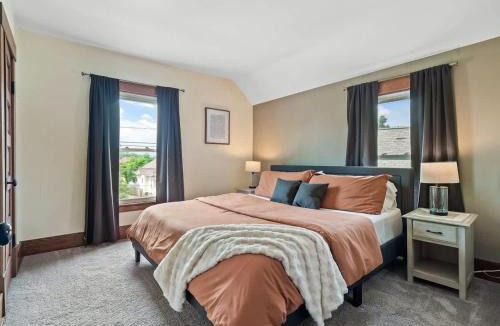 Bedford House | Entire Duplex w Historic District and Sleeps 12