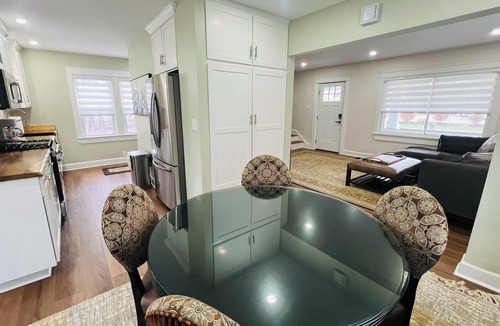 Broadview Heights House | Entire home in the “Highest of the Heights!”