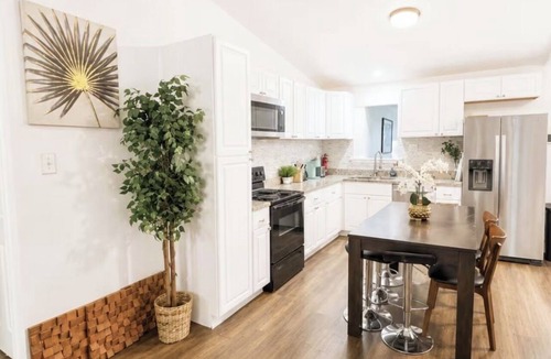Rowlett House | Entire Spacious and beautiful 5 Bedroom House
