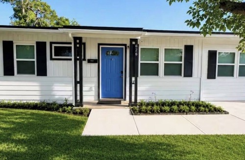 Rowlett House | Entire Spacious and beautiful 5 Bedroom House