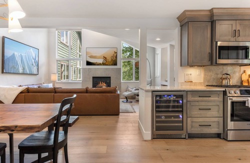 Eagle-Vail House | Epic Mountainside Vacation Home, Perfect for Families/Groups, Spacious 4BR!