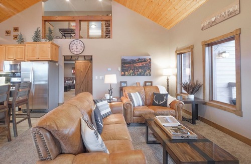 Winter Park Highlands House | Epic Views! Luxe Cabin near RMNP, Trails & Fishing, and #1 Ski Resort in US