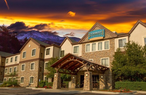 Briargate Condo | Equipped Suite with FREE Breakfast, Outdoor Pool + Gym Access