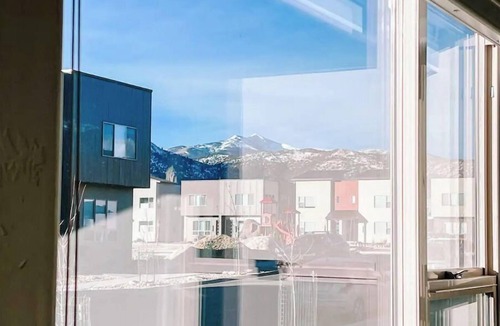 Poncha Springs House | Escape the City, Venture to the Mountains! STR26-201