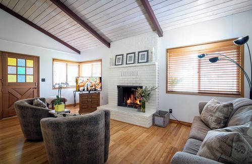 Santa Ynez House | Escape the City.
