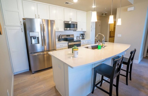 Centerra Apartment | Escape to the heart of Colorado!