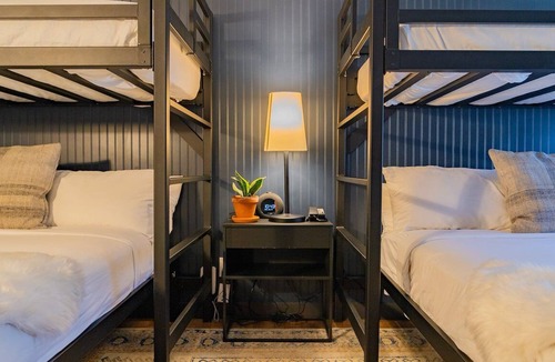 Winter Park Hotel | Escape to the Mountains: Relaxing Retreat with Double Queens + Twin Bunks